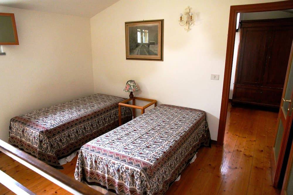 Villa Panorama, in the Conero Park rustic dwelling with stunning views in Sirolo, Riviera del Conero