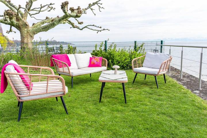BnB für 2 Personen, mit Seeblick und Ausblick sowie Terrasse und Garten in Hagnau am Bodensee