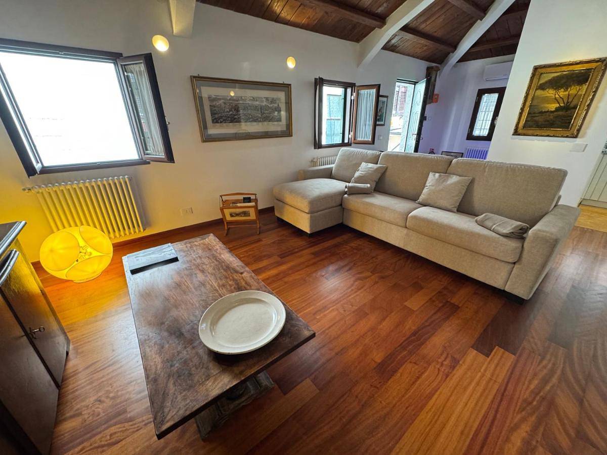 Domus Colosseum, detached house just few steps from the Colosseum in Centro di Roma, Roma