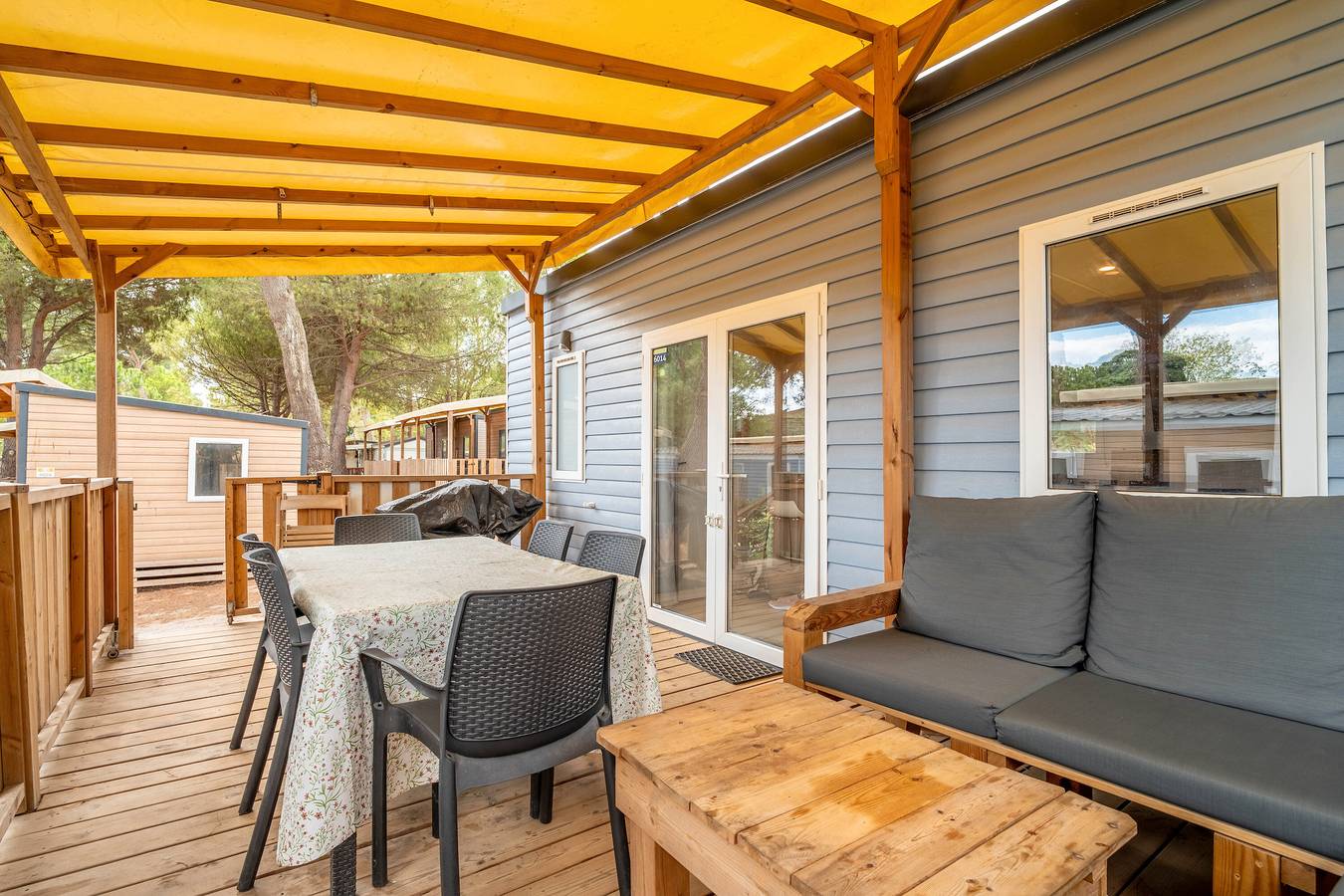 Mobilheim auf dem 5*-Campingplatz La Yole in Vendres mit Lounge-Terrasse in Vendres, Côte d'Améthyste