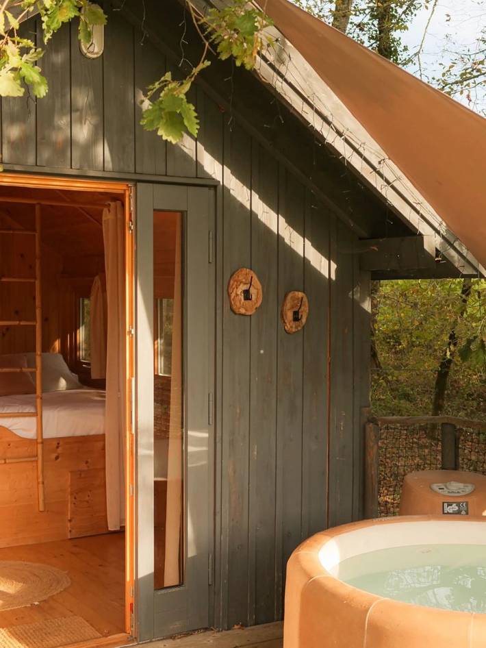 Gîte pour 2 personnes, avec bassin pour enfant et jacuzzi à Saint-Amand-de-Coly - 3