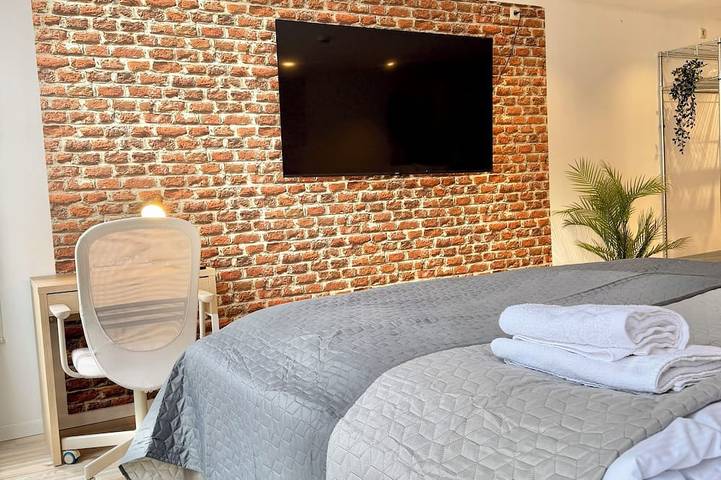Ganze Wohnung, Schloss-Loft komfortables Studio im Altbau mit Schlossblick, Waschmaschine in Oldenburg, Niedersachsen