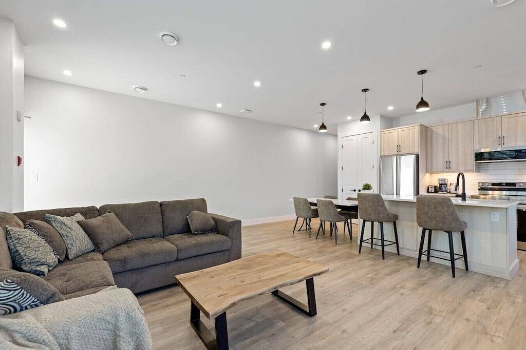 3-bedroom Daily Monthly Rates Available Unit 1 in Parksville, Regional District of Nanaimo