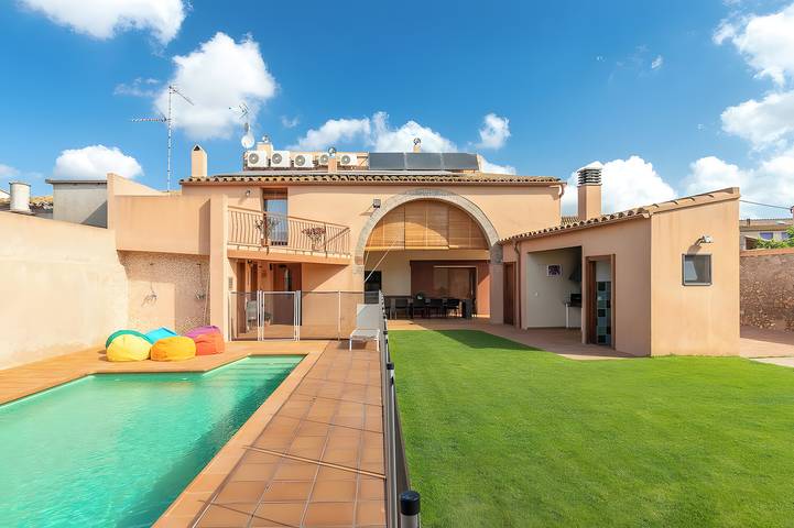 Cottage voor 14 personen, met tuin, met huisdier aan de Costa Brava