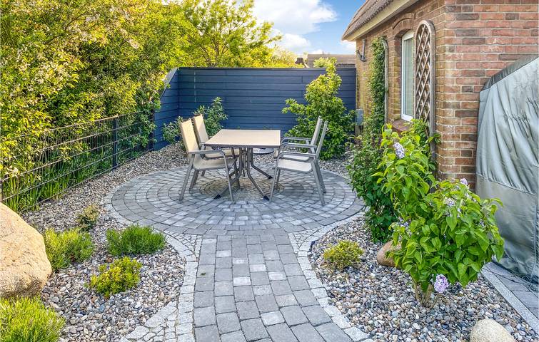 Ganze Ferienwohnung, Gemütliche Wohnung in Dagebüll: Parkplatz, Terrasse, Garten & WiFi in Dagebüll, Nordfriesland