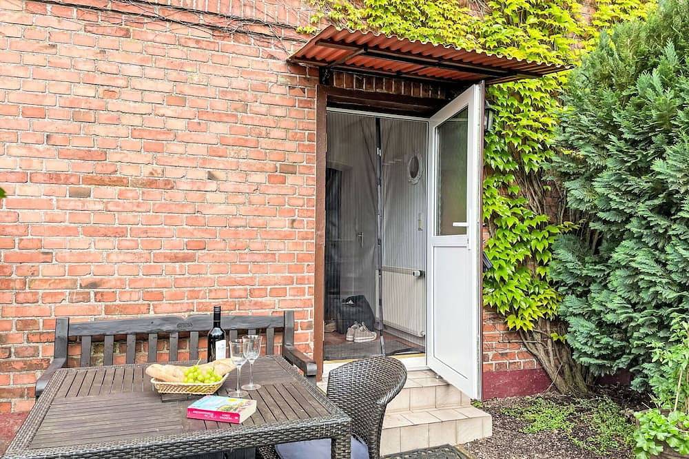 Schönes alleinstehendes Ferienhaus für 2 Gäste mit  W-Lan, Tv, Terrasse und Parkplatz in Buchholz, Müritz