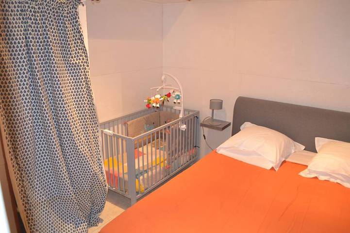 Location de vacances pour 8 personnes, avec terrasse et jardin, animaux acceptés à Saint-Privat-des-Vieux - 2