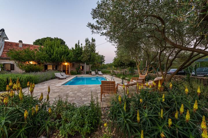 Villa Krasa ZadarVillas in Zagora Dálmata