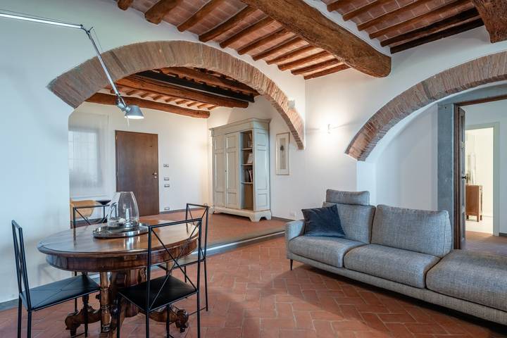 Appartamento intero, Appartamento 'Terrazza Su San Miniato' con terrazza privata, Wi-Fi e aria condizionata in San Miniato, Pisa e dintorni
