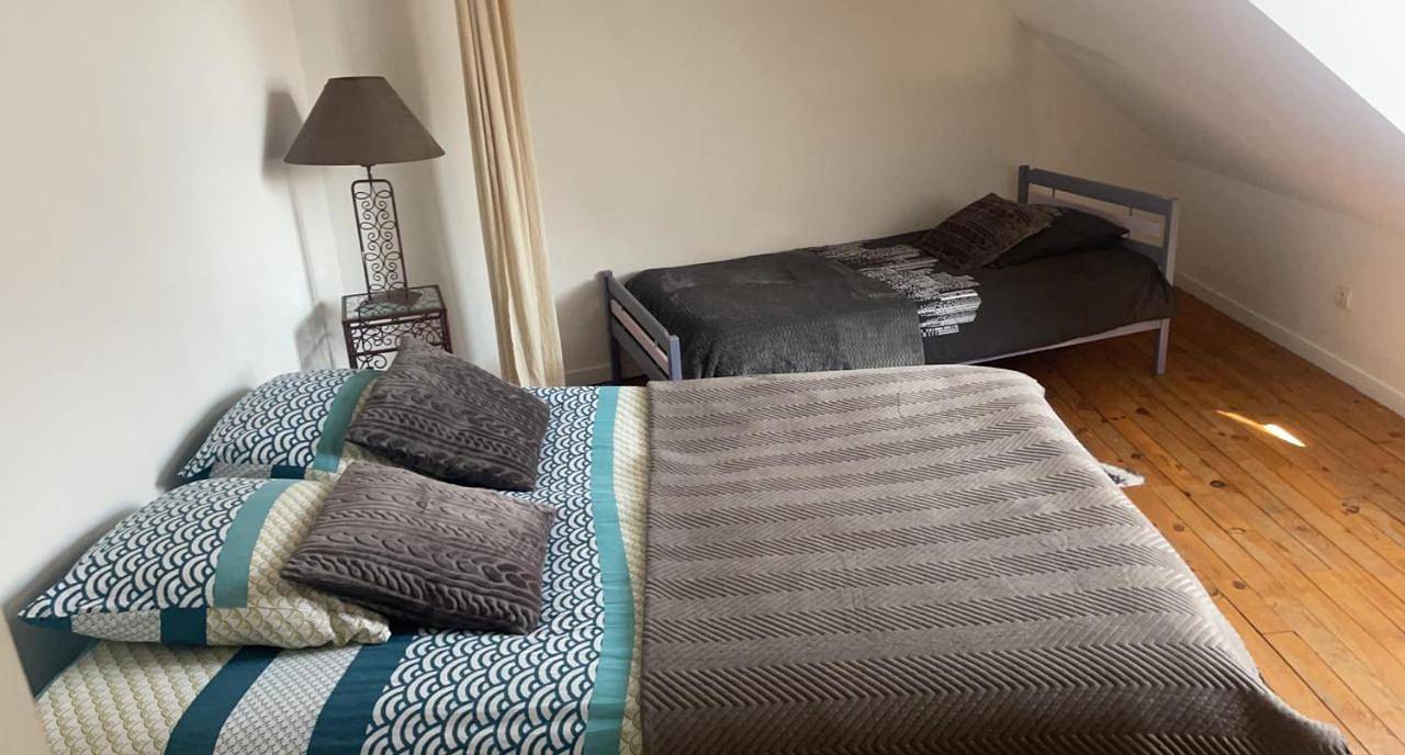 Appartement entier, Three-Bedroom House in Noyon, Oise