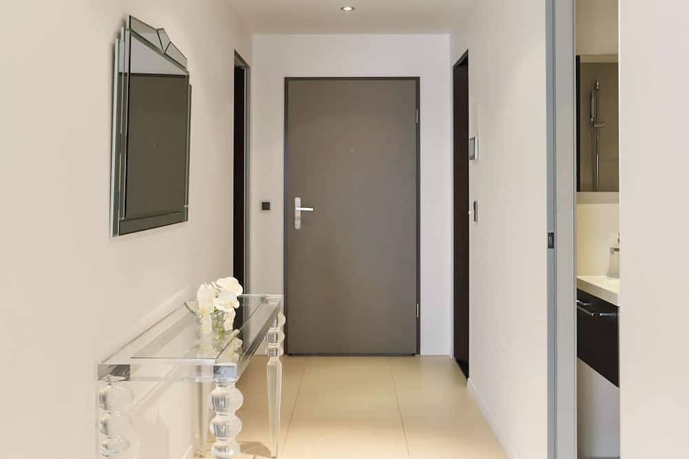 Ganze Wohnung, Herrliche Wohnung für 3 Gäste mit Klimaanlage, Pool,  W-Lan, Tv, Terrasse und Panoramablick in Montreux, Genfer See