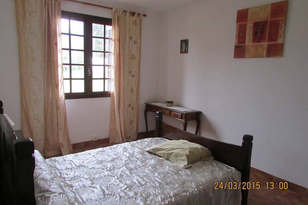 Appartement entier, Dessous De Villa Avec Jardin in Cervione, Arrondissement de Corte
