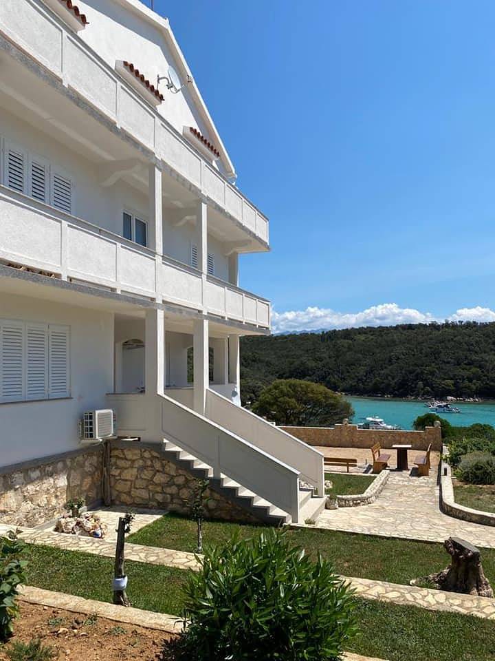 Apartamento entero, Seafront 2 Bedroom Apartment in Rab
 in Kampor, Rab