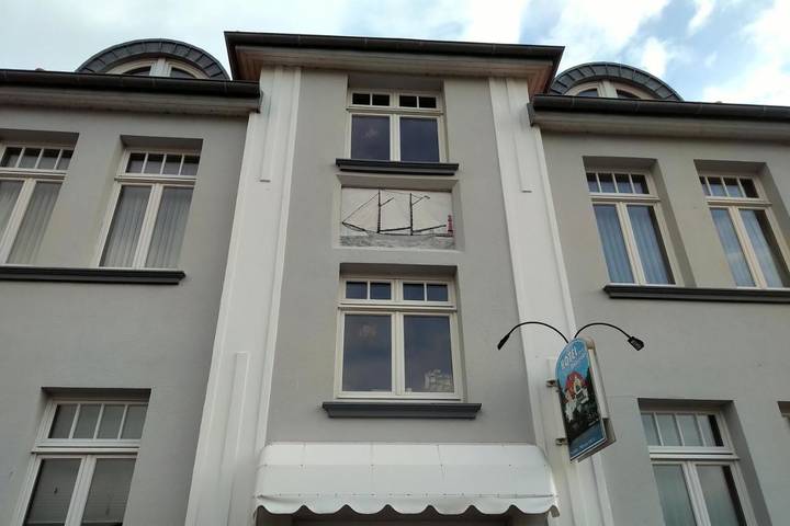 Hotel für 6 Personen, mit Balkon und Terrasse sowie Seeblick und Ausblick in Brake - 3