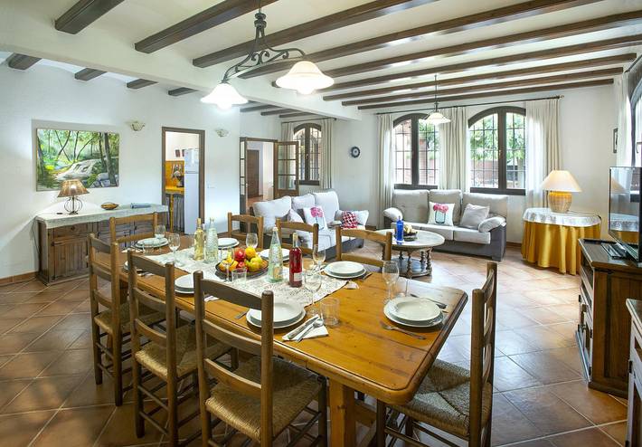 Casa rural para 16 personas, con Jardín en Palau-sator - 3