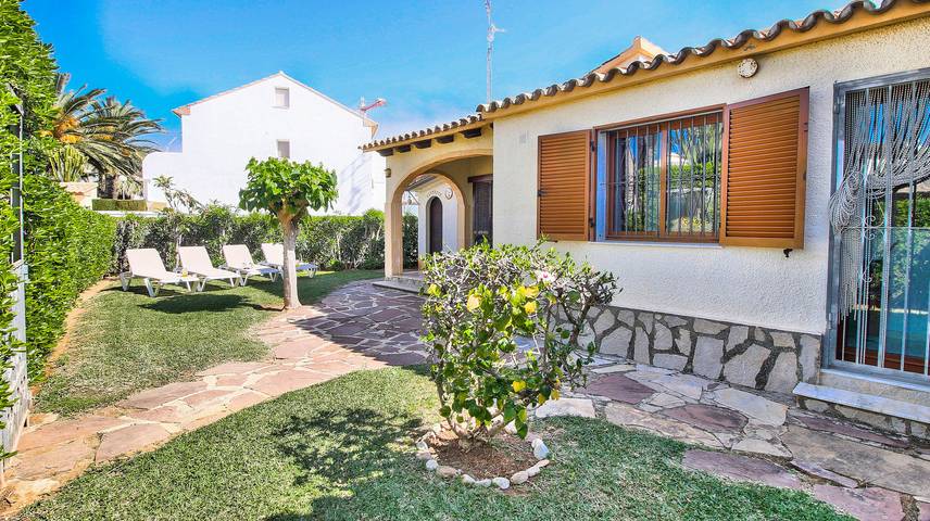 Bungalow für 4 Personen, mit Kinderpool und Terrasse sowie Garten in Dénia - 2