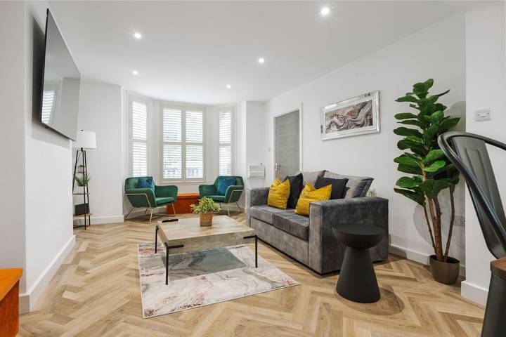 Apartment for 4 people, with balcony in Warrington