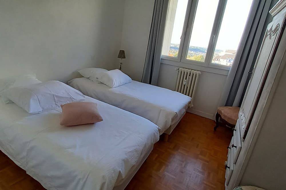 Appartement entier, Appartement 4 personnes, \"Le Puech\" situé centre ville, face au musée Soulages. in Rodez, Aveyron