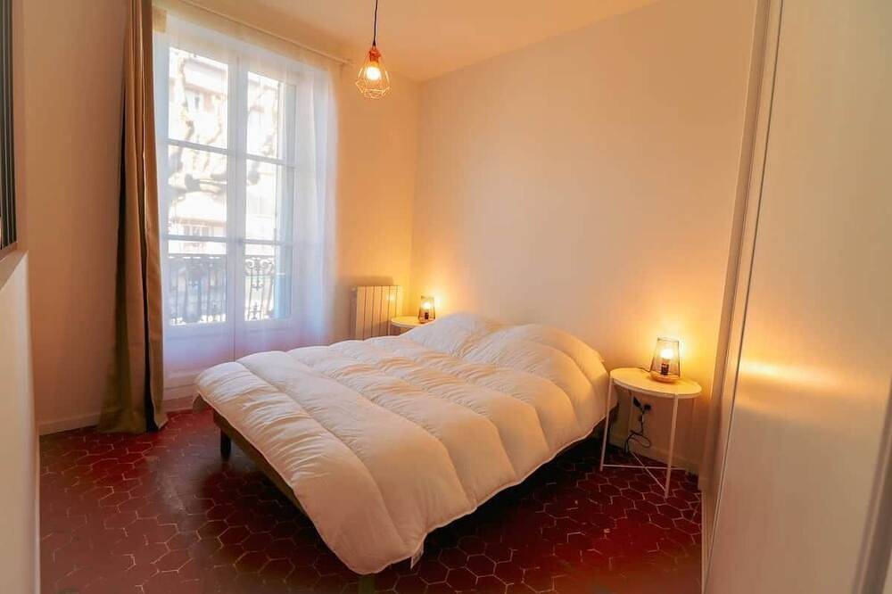 Appartement entier, Moderne et confortable, deux-pièces avec balcon in Manosque, Parc naturel régional du Luberon