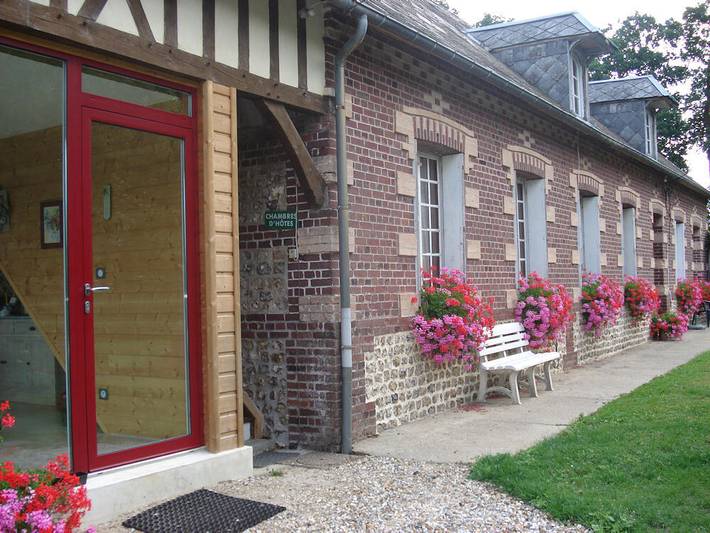 Chambre d’hôte pour 2 personnes, avec jardin dans Auzouville-Auberbosc