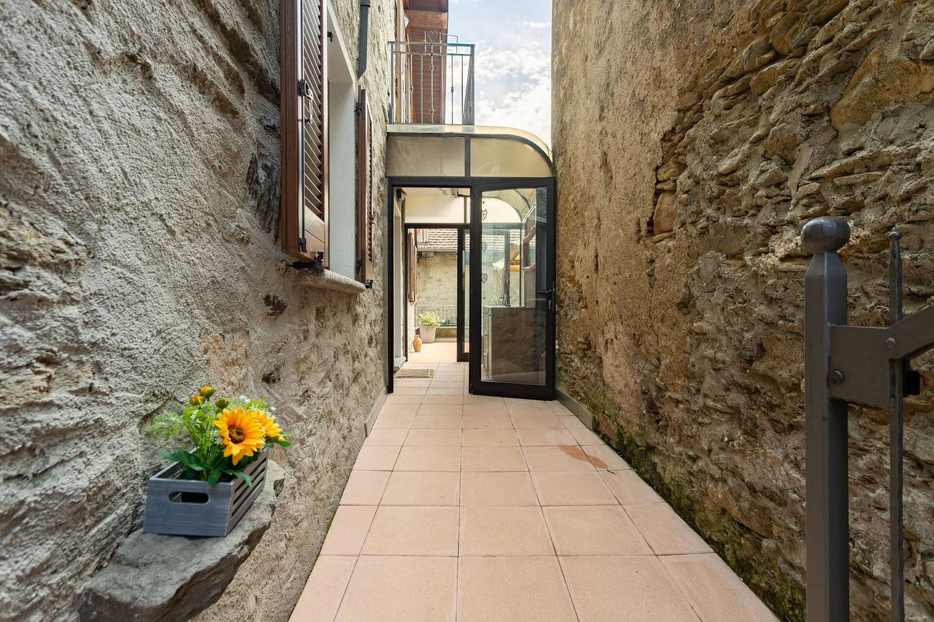 Ganze Wohnung, Ferienwohnung für 4 Personen mit Terrasse in Stazzona, Stazzona und Umgebung