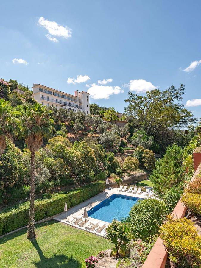 Hôtel pour 4 personnes, avec vue et piscine ainsi que jardin et sauna