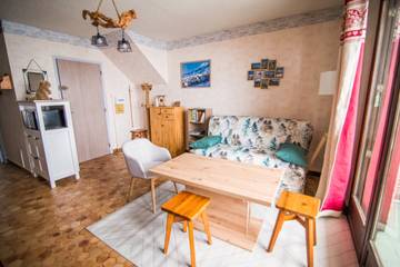 Gîte pour 4 personnes, avec balcon à Saint-Léger-les-Mélèzes
