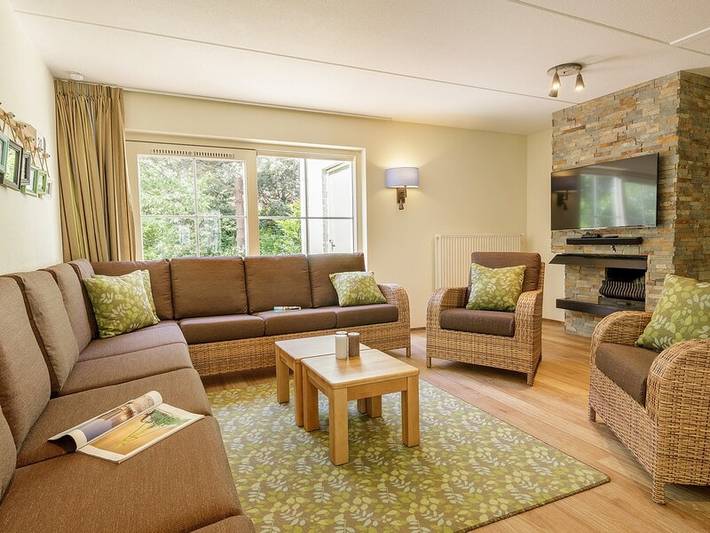 Ferienhaus für 10 Personen, mit Terrasse und Pool