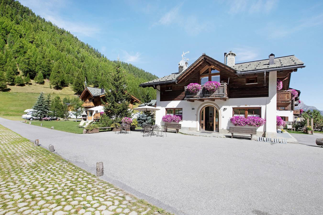 Appartamento intero, Appartamento 'Stella Alpina Camping Stella Alpina' con vista sulle montagne e Wi-Fi in Livigno, Valtellina