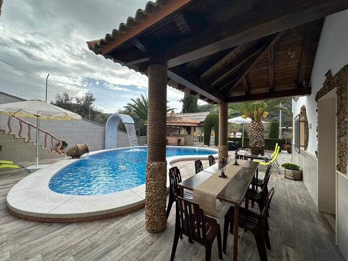 Casa rural para 12 personas, con piscina además de vistas y jardín en Algarinejo - 2