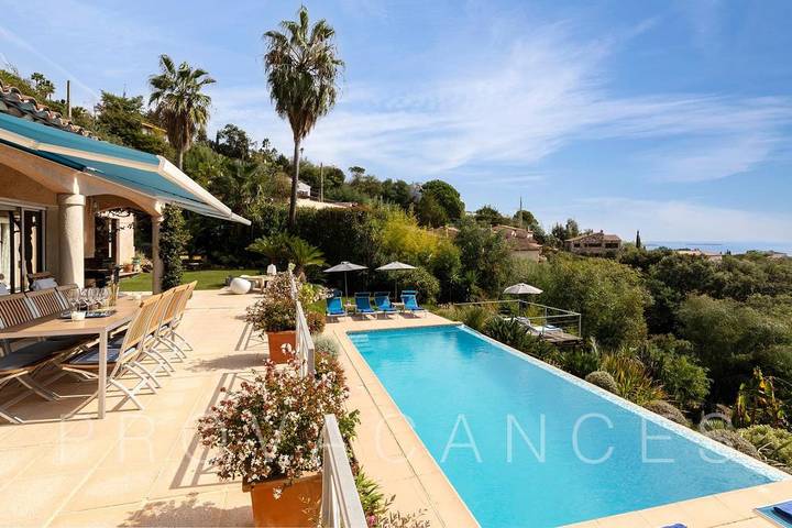 Villa mit Pool und Panoramaaussicht auf das Meer in Cannes Mandelieu in Mandelieu-la-Napoule, Massif de l'Esterel