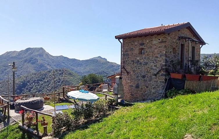 Ferienhaus für 4 Personen, mit Terrasse und Garten in Italienische Riviera - 2