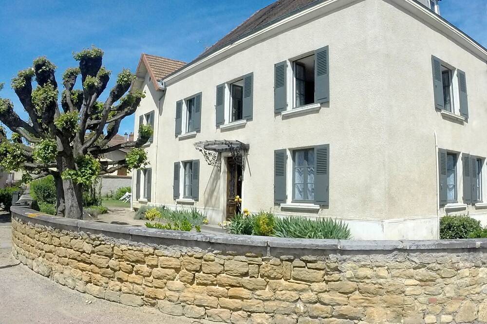 Gîte Esprit de Famille à Briennon (42) in Briennon, Région de Roanne