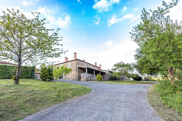 Casa rural para 5 personas, con Balcón y Terraza además de Jardín y Vistas en Arzúa