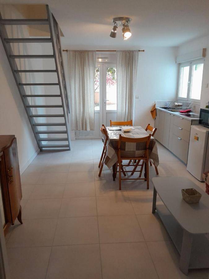 Gîte pour 5 personnes, avec terrasse à Toussieu - 4