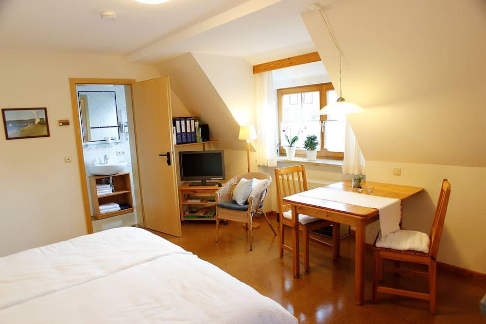 Ganze Wohnung, Gemütliches Doppelzimmer (20 qm) für bis zu zwei Personen mit Küchenzeile in Langlau, Pfofeld