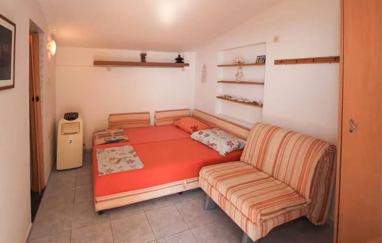 Ganze Ferienwohnung, Apartment am Meer mit Terrasse, WLAN und Parkplatz – 2,5 km vom Strand Stončica entfernt in Rukavac, Split-Dalmatien
