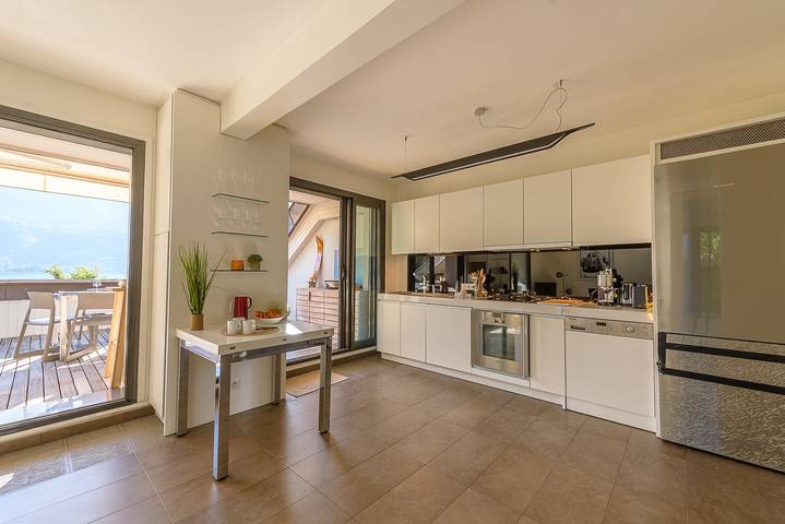 Gîte pour 4 personnes, avec vue sur le lac et terrasse, animaux acceptés à Duingt - 3