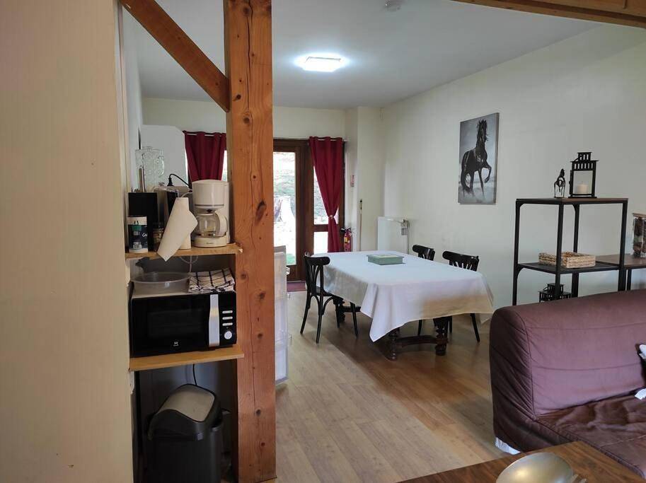 One-Bedroom House in Royère-de-Vassivière, Parc Naturel Régional de Millevaches en Limousin