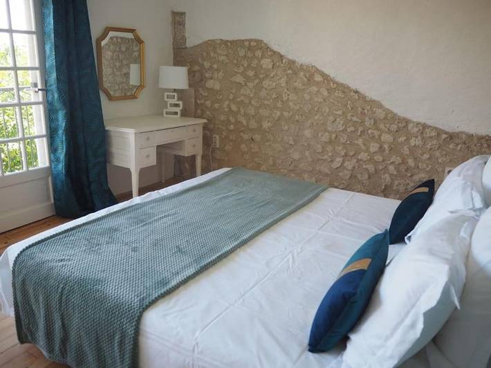Location de vacances pour 4 personnes, avec jardin ainsi que vue et piscine à Saint-Martial-Viveyrol - 4
