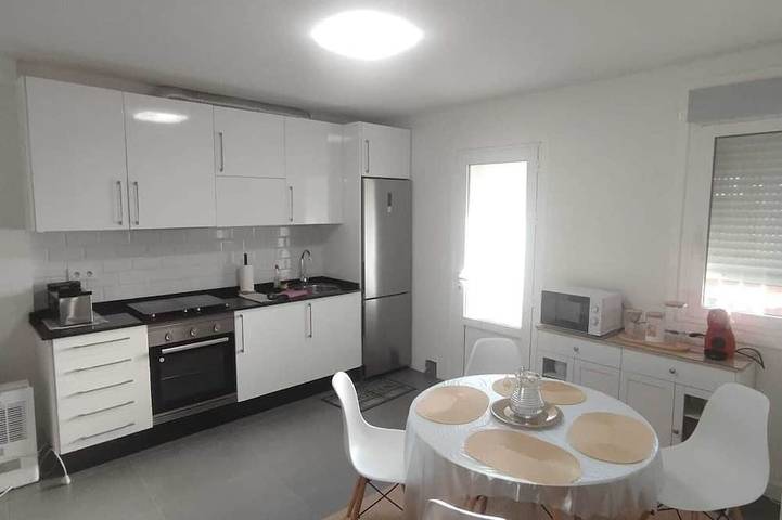 Casa rural para 6 personas, con terraza y jardín - 1