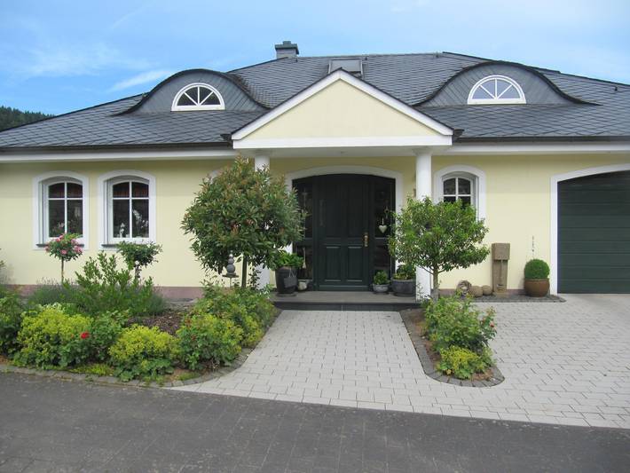 Ferienwohnung für 2 Personen, mit Terrasse und Garten in Schweich an der Römischen Weinstraße