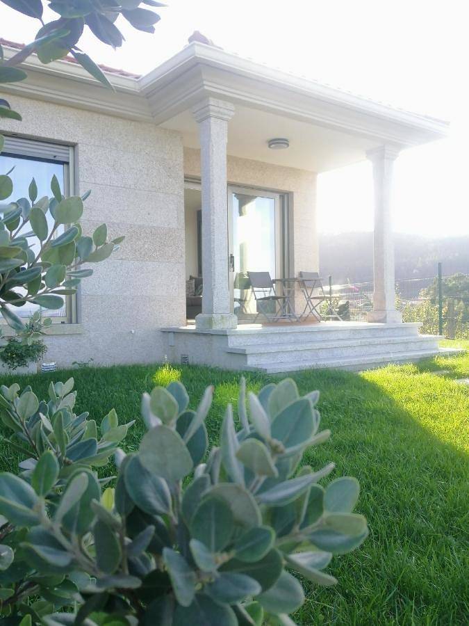 Two-Bedroom Townhouse in Praia de Areabrava (Cangas), Cangas
