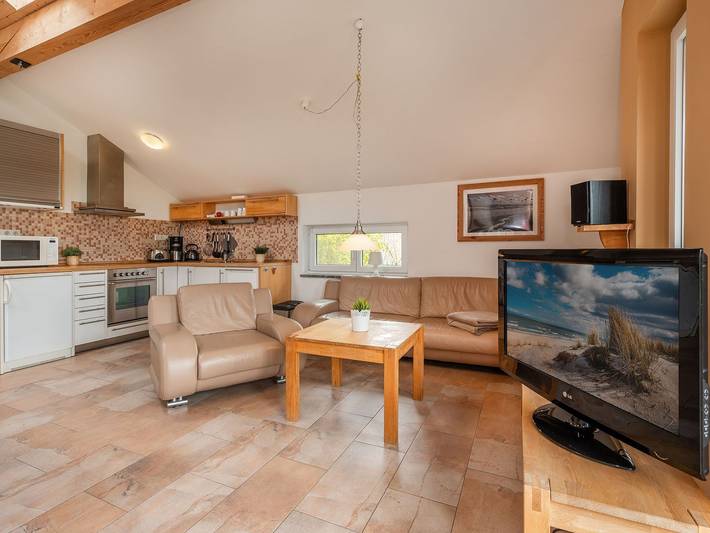 Bungalow für 7 Personen, mit Terrasse und Whirlpool sowie Sauna und Garten in Trassenheide - 4