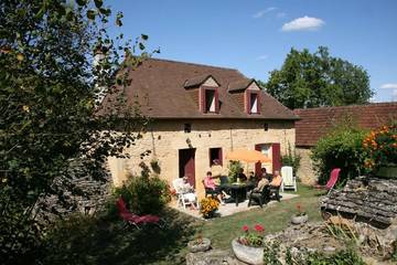 Gîte pour 6 personnes, avec jardin, animaux acceptés à Sainte-Mondane