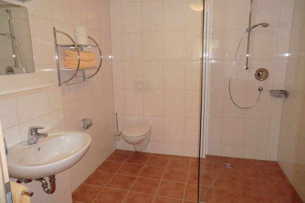 Ganze Wohnung, Gästezimmer mit Frühstück, 20qm, max. 2 Personen in Erbach (Baden-Württemberg), Alb-Donau-Kreis