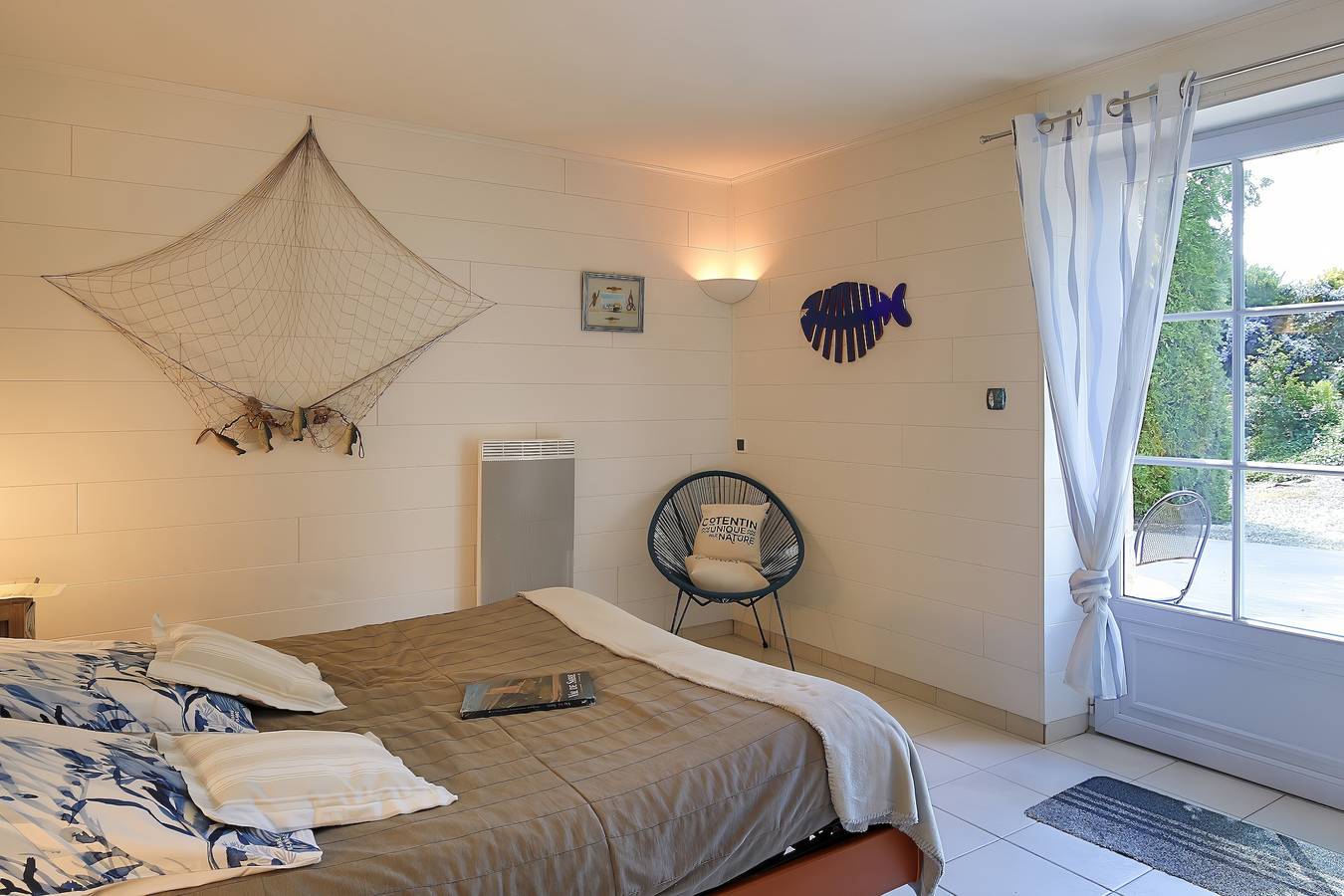 Habitación de huéspedes «Chambre Mer» con terraza compartida, jardín y Wi-Fi in Teurthéville-Bocage, Región de Cherbourg