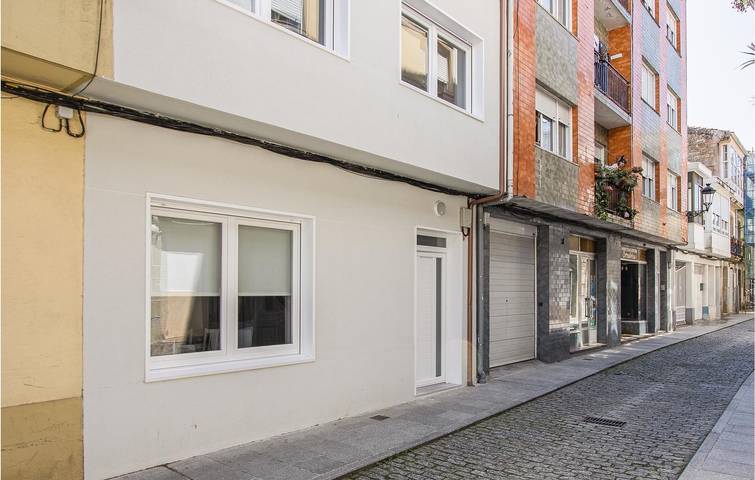Amplio Apartamento de 120 m2: Playa 2km, Wi-Fi, Aparcamiento in Noya, Rias Baixas