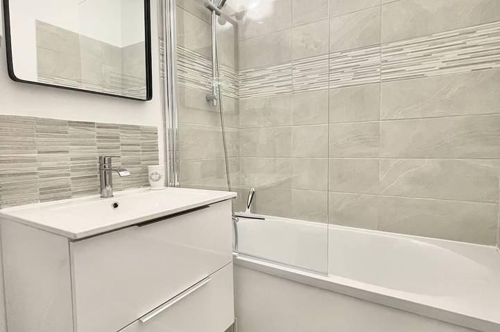 Appartement entier, Studio 4 Pers - Situé à 400m de la plage in Bormes-les-Mimosas, Parc national de Port-Cros