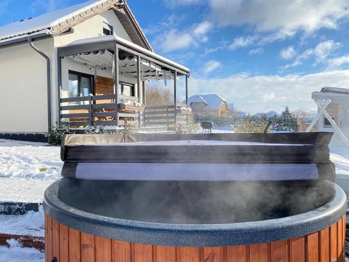Ferienhaus für 8 Personen, mit Garten und Ausblick, mit Haustier